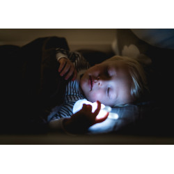 Veilleuse de nuit pour enfant avec une grande autonomie-detail