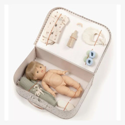 La petite valise d'antant "Le quotidien" poupée garçon, Minikane-detail